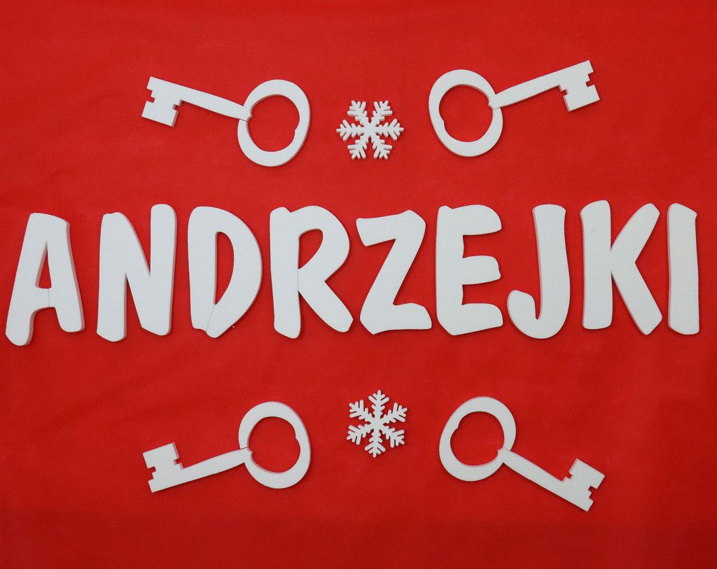 Czerwona kartka z napisem Andrzejki